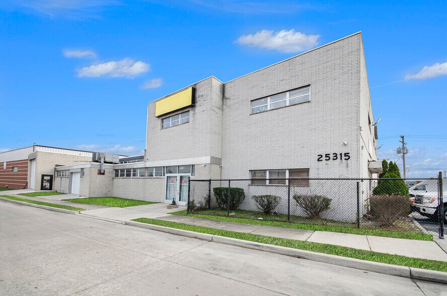 25315 Kean St, Dearborn, MI à louer - Photo principale – Image 1 sur 34