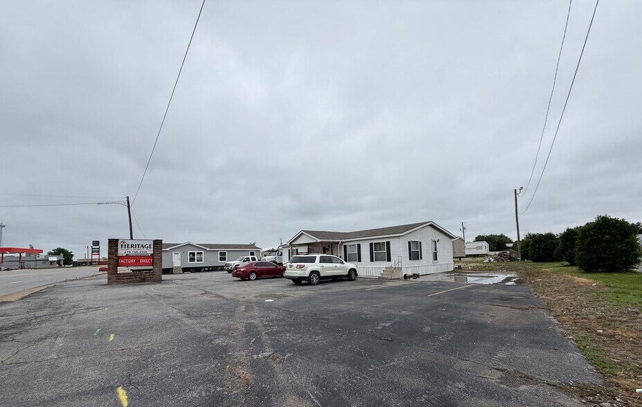 1412 S Thompson St, Springdale, AR à vendre - Photo de l’immeuble – Image 1 sur 7