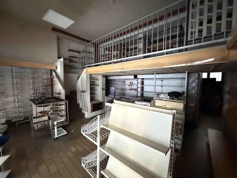 Local commercial dans Paris à louer - Photo intérieure – Image 2 sur 7