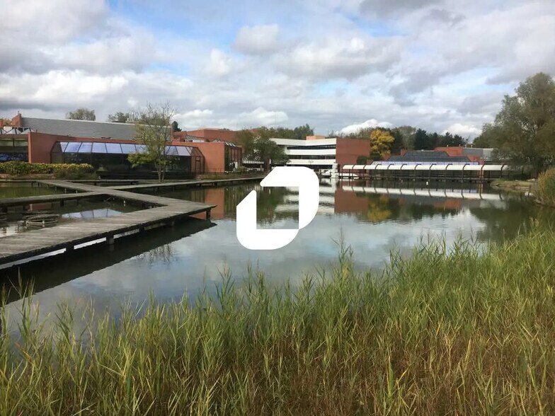 Bureau dans Cergy à louer - Photo de l’immeuble – Image 1 sur 28