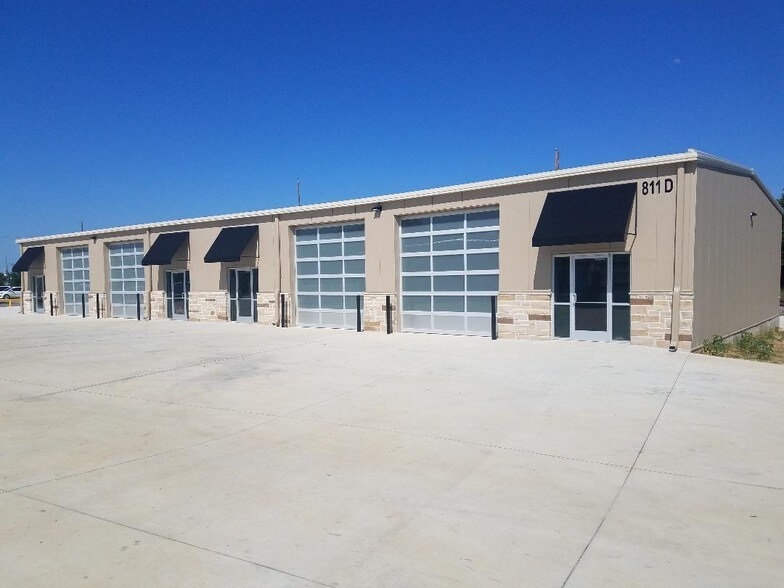 811 Stonecrest Rd, Argyle, TX à louer - Photo de l’immeuble – Image 1 sur 17