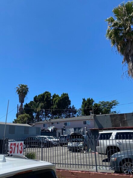 5709-5713 Tujunga Ave, North Hollywood, CA à louer - Photo de l’immeuble – Image 3 sur 5
