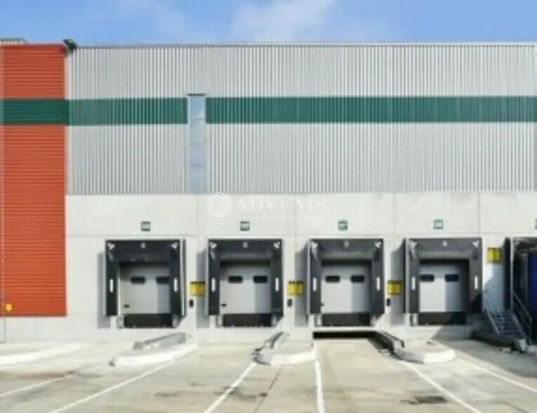 Industriel/Logistique dans Vémars à louer - Photo de l’immeuble – Image 2 sur 6