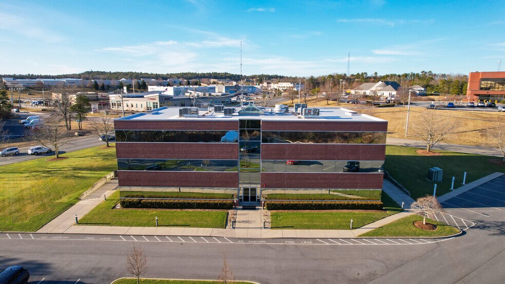 50 Resnik Rd, Plymouth, MA à louer - Photo de l’immeuble – Image 3 sur 3