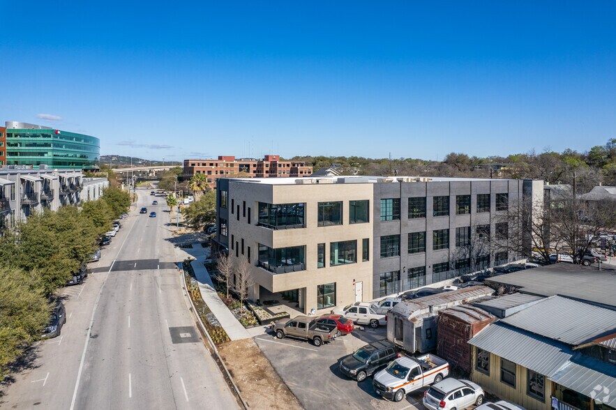 1608 W 5th St, Austin, TX à louer - Photo de l’immeuble – Image 3 sur 8