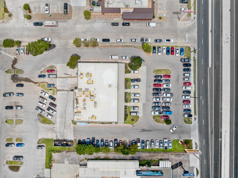 4229 S Padre Island Dr, Corpus Christi, TX à vendre - Photo de l’immeuble – Image 2 sur 6