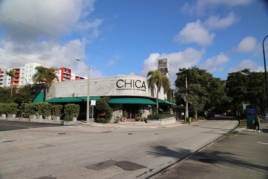 5556 NE 4th Ct, Miami, FL à louer - Photo de l’immeuble – Image 2 sur 5