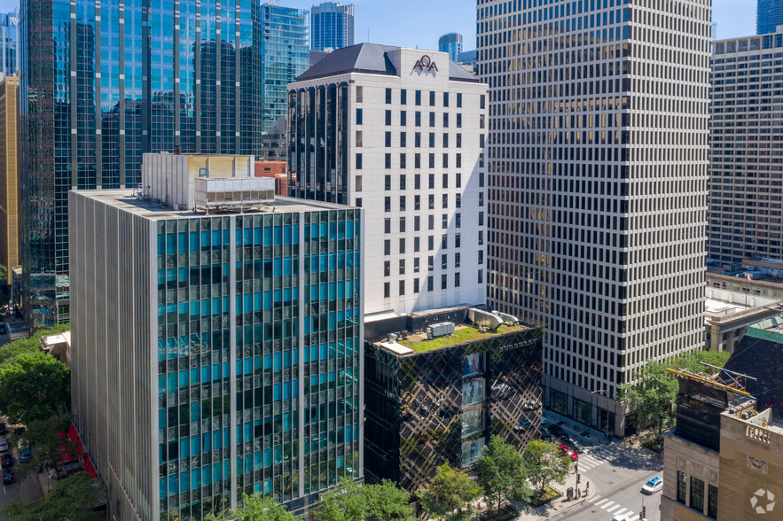 142 E Ontario St, Chicago, IL à louer - Photo de l’immeuble – Image 2 sur 11