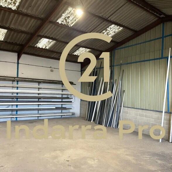 Local d’activités dans Anglet à louer - Photo de l’immeuble – Image 2 sur 2