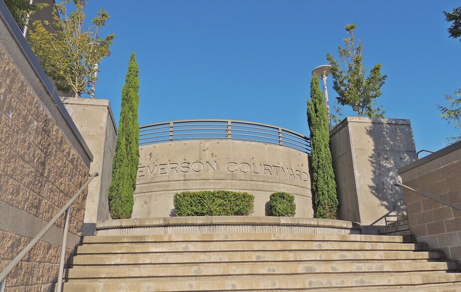 4040 S Orchard St, Fircrest, WA à louer - Photo de l’immeuble – Image 3 sur 9