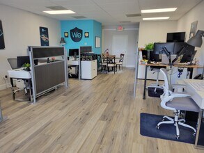 16335 S. Tamiami Trail (US 41) Trl, Fort Myers, FL à louer Photo intérieure– Image 2 sur 2