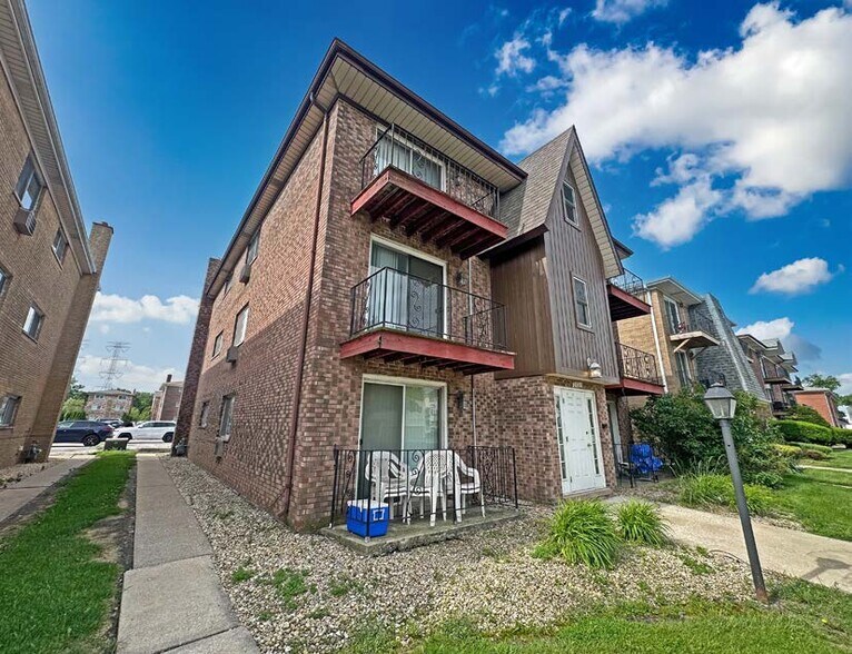 2121 176th Pl, Lansing, IL à vendre - Photo de l’immeuble – Image 2 sur 12