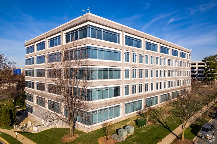 9737 Washingtonian Blvd, Gaithersburg, MD à louer - Photo de l’immeuble – Image 2 sur 4