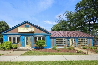 Plus de détails pour 260 Stockbridge Rd, Great Barrington, MA - Local commercial à vendre