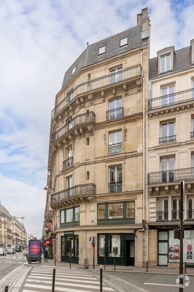 23 Rue Chauchat, Paris à louer - Photo de l’immeuble – Image 3 sur 3