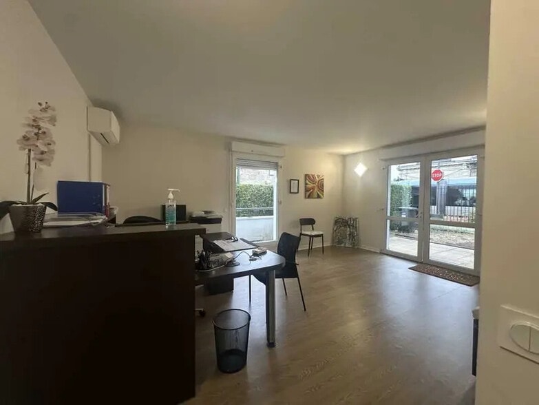 Local d'activités dans Le Bouscat à vendre - Photo de l’immeuble – Image 1 sur 6