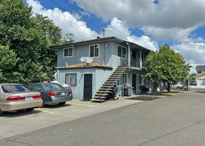 3836 43rd Ave, Sacramento, CA à vendre Photo principale– Image 1 sur 14