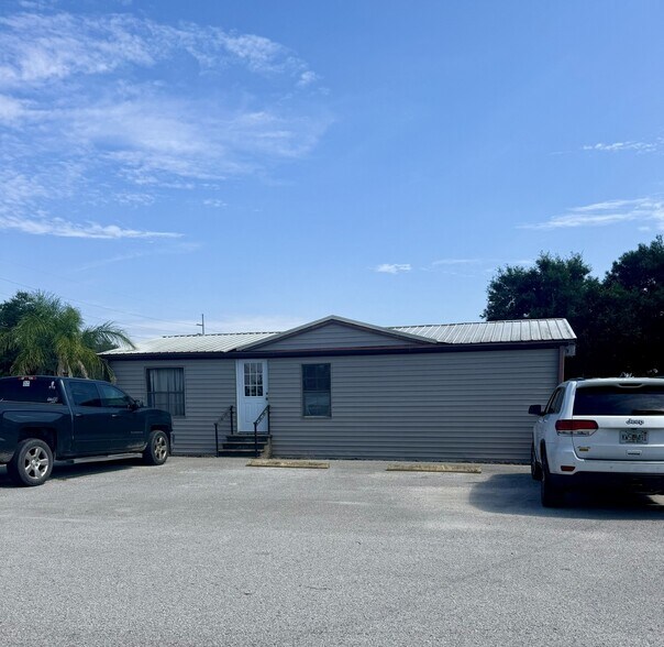 30242 County 437 Rd, Sorrento, FL à vendre - Photo de l’immeuble – Image 2 sur 17