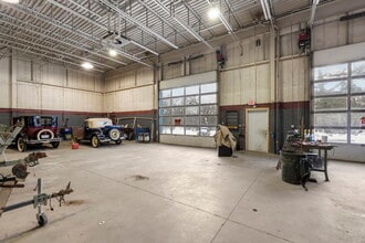 166 W Main St, Hillsborough, NH à vendre Photo intérieure– Image 2 sur 13