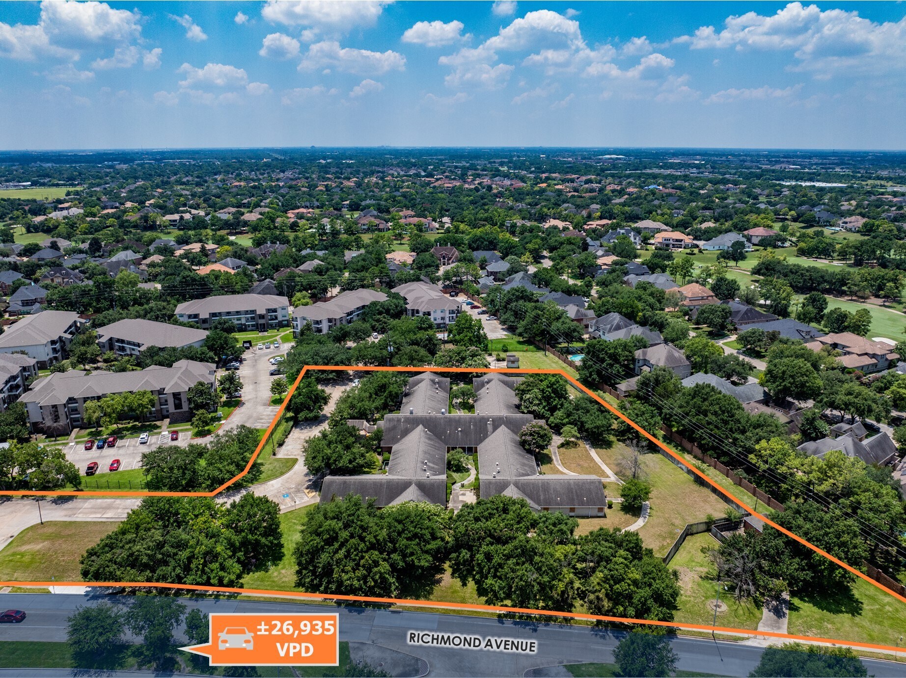 11395 Richmond Ave, Houston, TX à louer Photo de l’immeuble– Image 1 sur 14