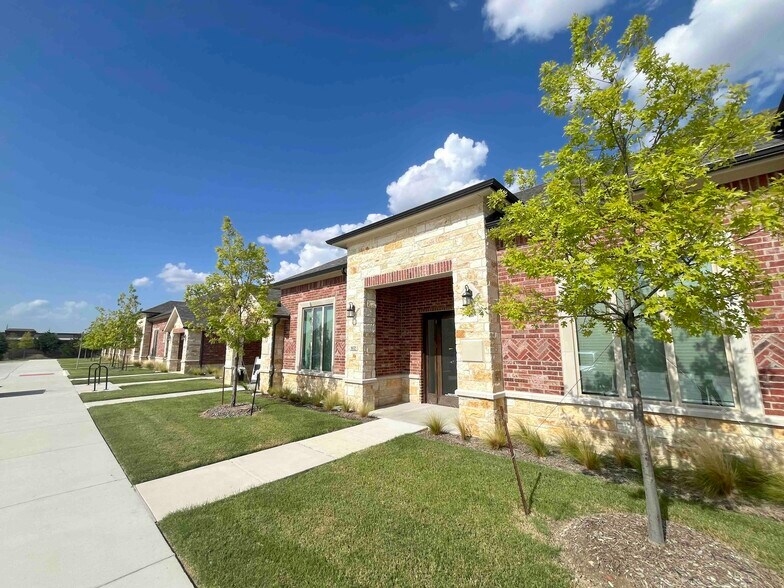 400 Stonebrook Pky, Frisco, TX à louer - Photo de l’immeuble – Image 3 sur 6