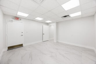 150 NW 70th Ave, Plantation, FL à louer Photo intérieure– Image 2 sur 10