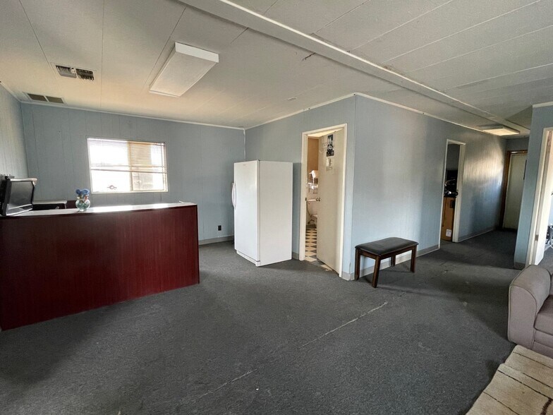 2371 Artesia, San Bernardino, CA à vendre - Photo intérieure – Image 2 sur 3