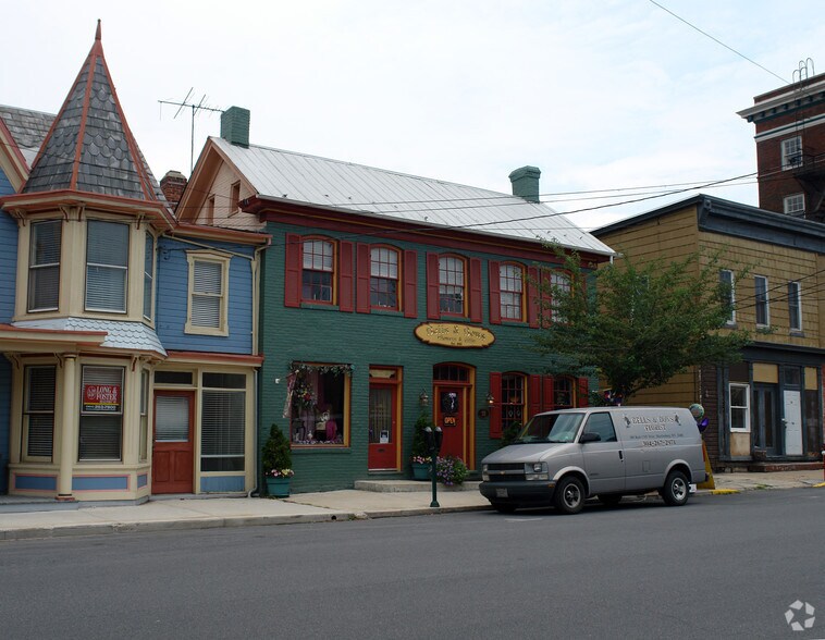 118 W Martin St, Martinsburg, WV à vendre - Photo de l’immeuble – Image 2 sur 3