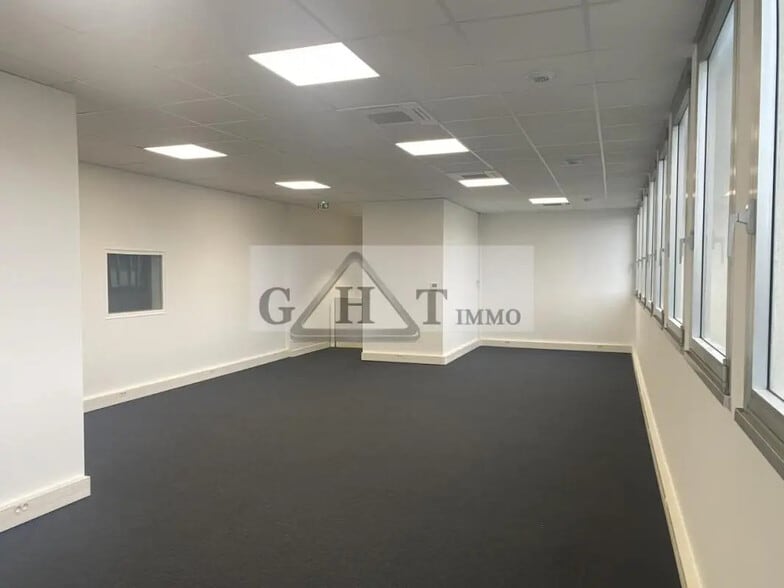 Industriel/Logistique dans Bonneuil-sur-Marne à louer - Photo intérieure – Image 1 sur 4