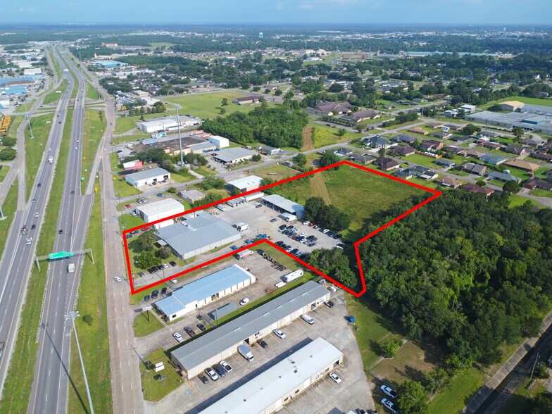 2530 W Cardinal Dr, Beaumont, TX à vendre - Photo de l’immeuble – Image 2 sur 17