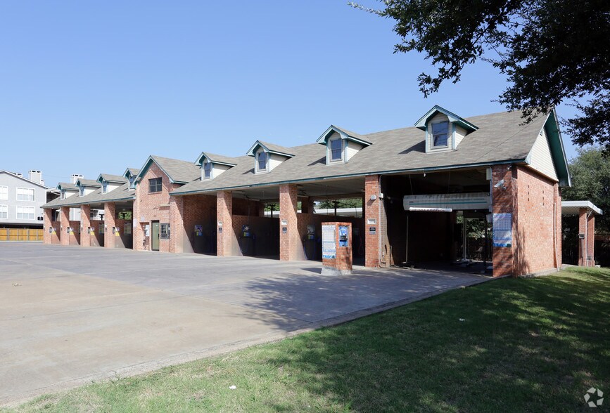 7803 McCallum Blvd, Dallas, TX à vendre - Photo de l’immeuble – Image 2 sur 9