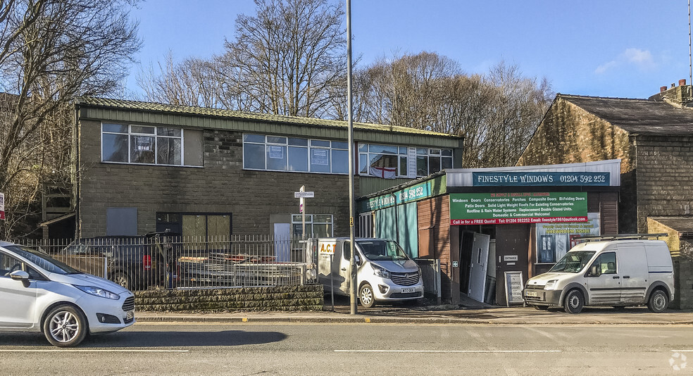 135-139 Bradshaw Brow, Bolton à louer - Photo principale – Image 1 sur 6