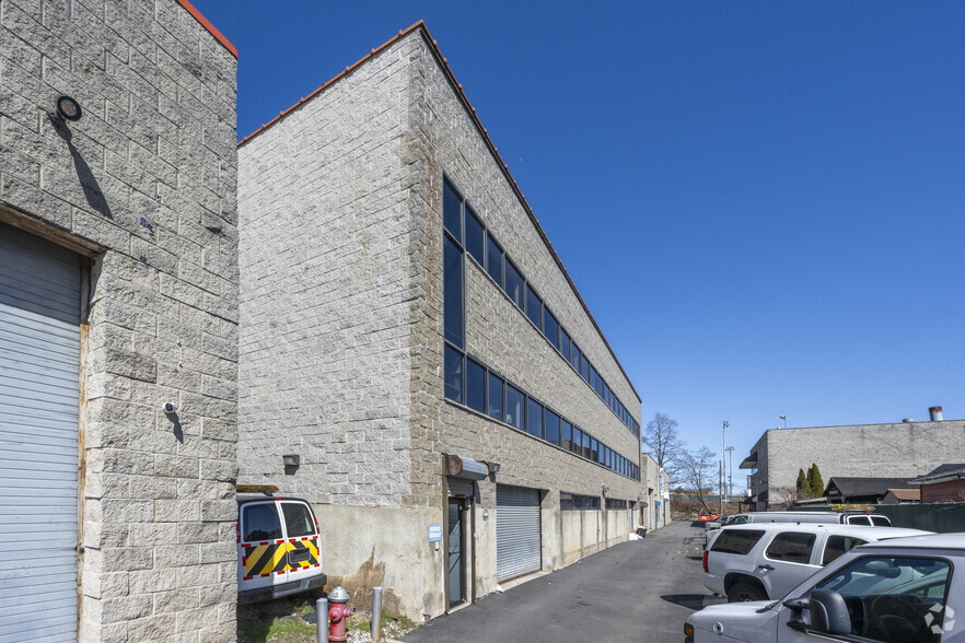 98 Wakefield Ave, Staten Island, NY à louer - Photo principale – Image 1 sur 4