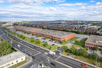 5896-5932 Boul Henri-Bourassa O, Montréal, QC - VUE AÉRIENNE  vue de carte