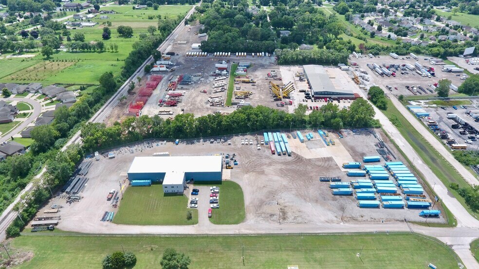 1110 W Thompson Rd, Indianapolis, IN à louer - Photo de l’immeuble – Image 3 sur 6