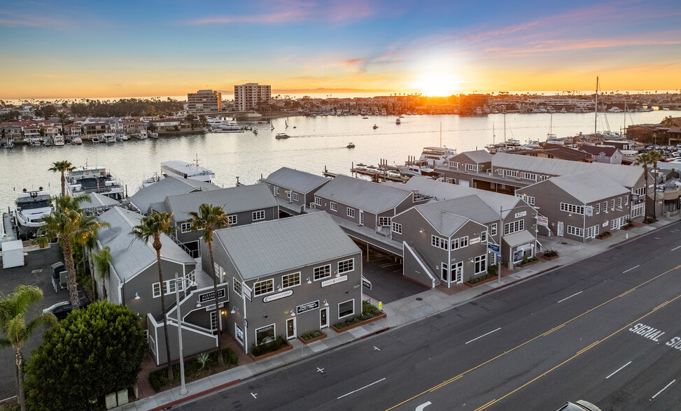 2507 W Coast Hwy, Newport Beach, CA à louer - Photo de l’immeuble – Image 1 sur 13