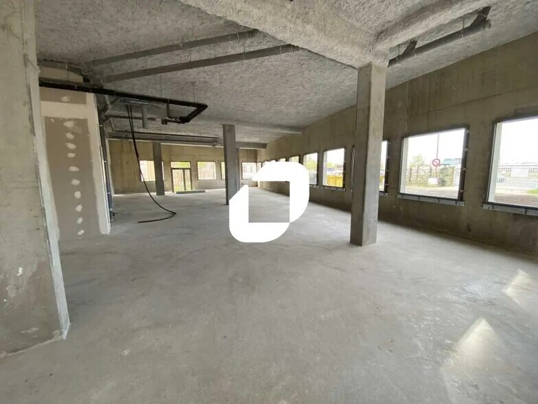 Local commercial dans Bordeaux à louer - Photo de l’immeuble – Image 3 sur 12