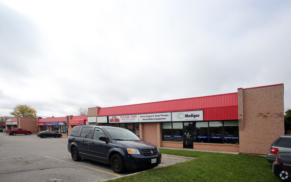 555 Wellington Rd S, London, ON à louer - Photo de l’immeuble – Image 2 sur 3