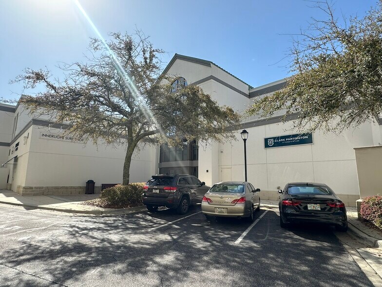 4008-4300 Legendary Dr, Destin, FL à louer - Photo de l’immeuble – Image 2 sur 5