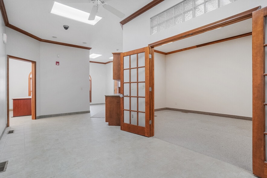 120 W Aurora Rd, Northfield, OH à louer - Photo intérieure – Image 3 sur 34