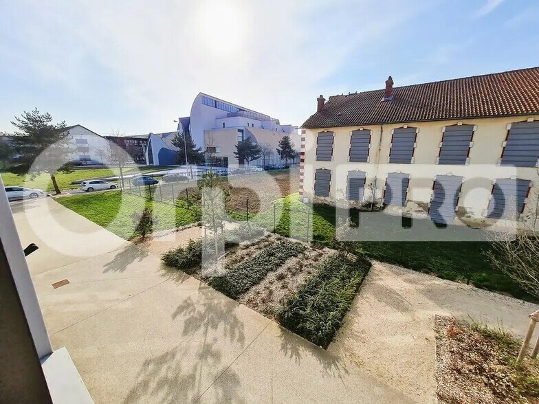 Local d’activités dans Soissons à louer - Photo de l’immeuble – Image 2 sur 4