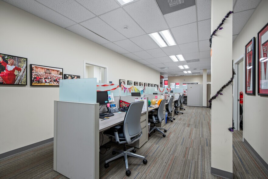 9324 Reseda Blvd, Northridge, CA à vendre - Photo de l’immeuble – Image 2 sur 21