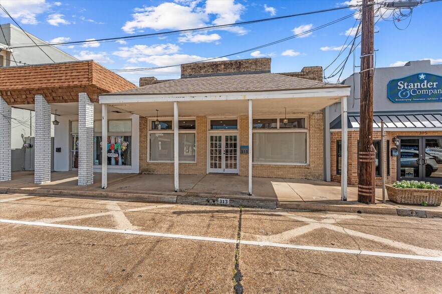 313 E Main St, Humble, TX à vendre - Photo de l’immeuble – Image 3 sur 49
