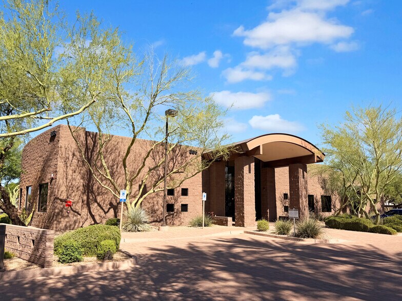 858 W Elliot Rd, Tempe, AZ à louer - Photo de l’immeuble – Image 2 sur 12