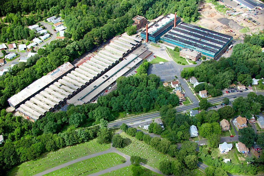 100 Franklin St, Bristol, CT à louer - Photo de l’immeuble – Image 1 sur 4