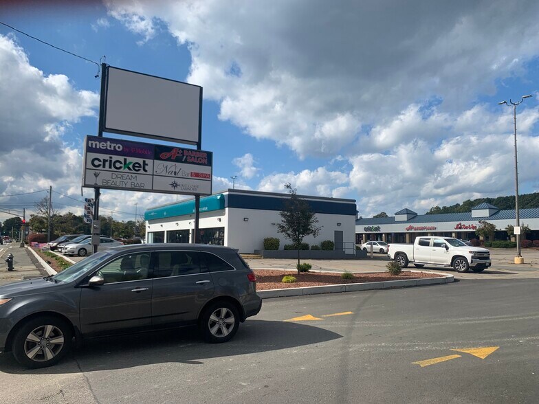 694-760 Crescent St, Brockton, MA à louer - Photo de l’immeuble – Image 2 sur 9