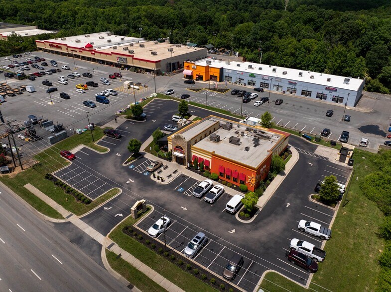 1008 W Roosevelt Blvd, Monroe, NC à louer - Photo de l’immeuble – Image 3 sur 12