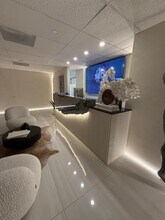 1111 Park Centre Blvd, Miami Gardens, FL à louer Photo intérieure– Image 2 sur 11