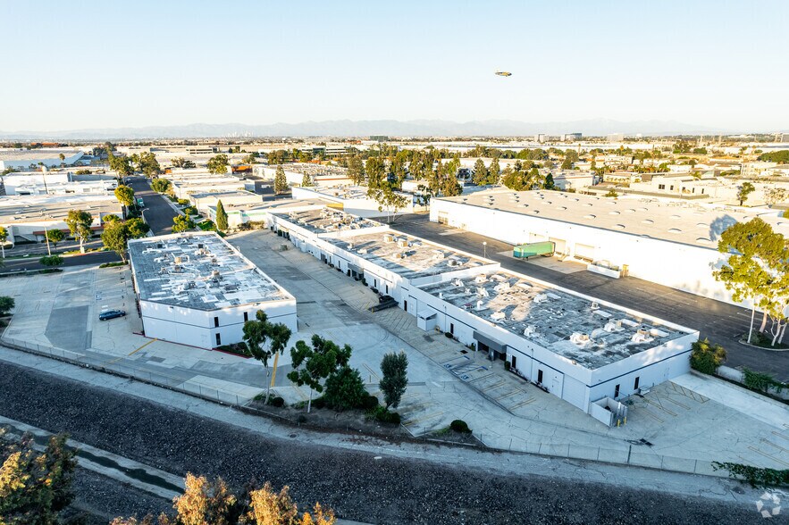 20600 Gramercy Pl, Torrance, CA à louer - Photo de l’immeuble – Image 3 sur 4