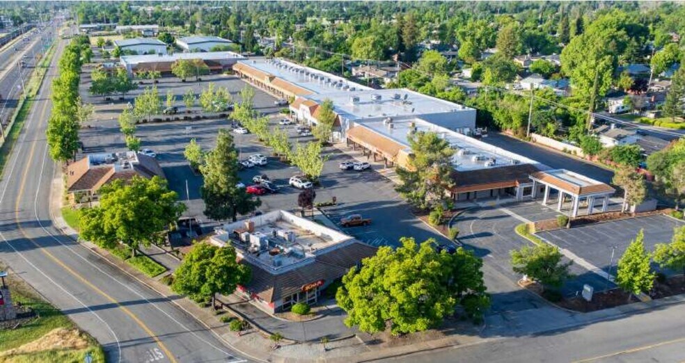 6392-6512 Westside Rd, Redding, CA à louer - Photo de l’immeuble – Image 2 sur 57